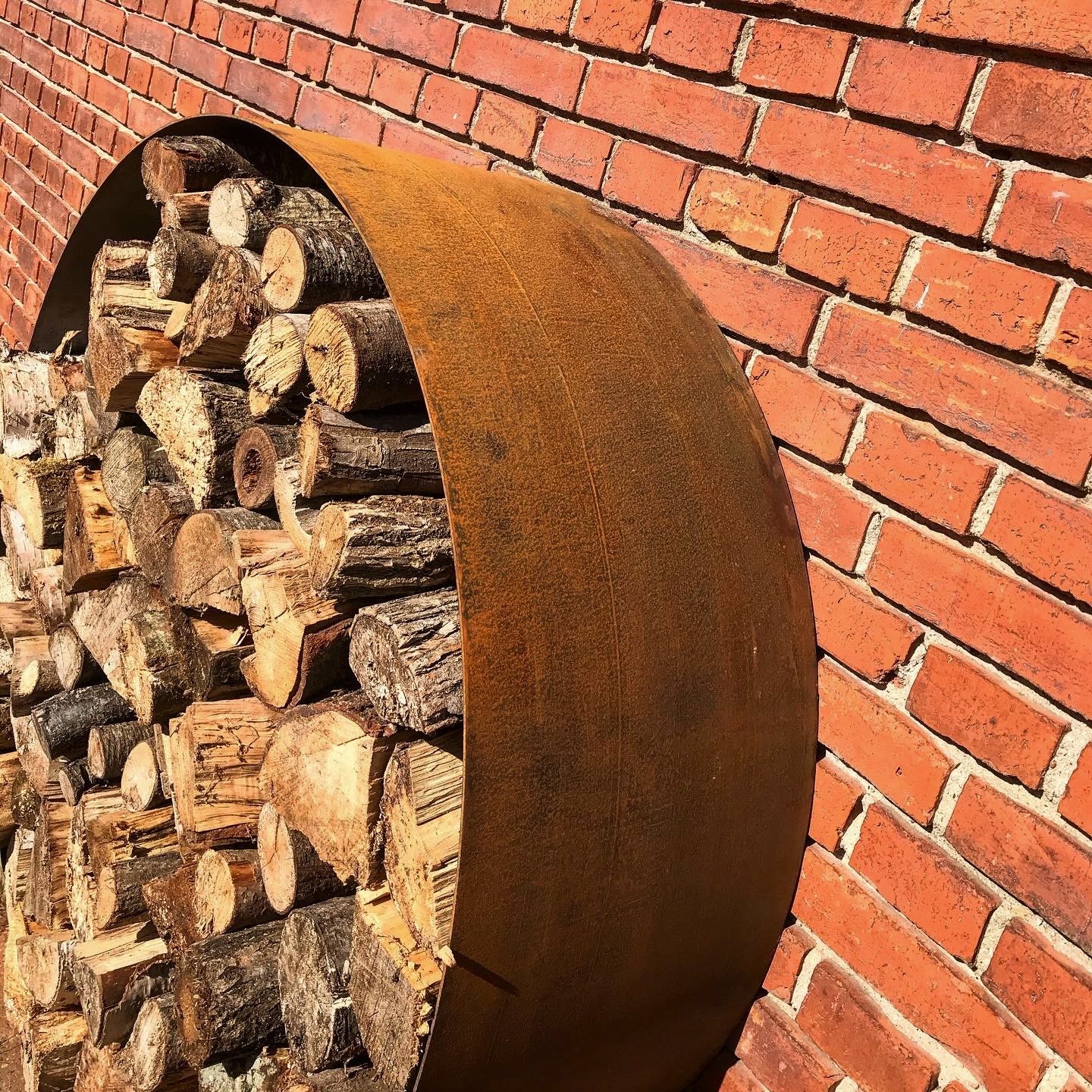 Væghængt BrÆndeskjul Diameter 127cm Sort Malet Uden Skillerum